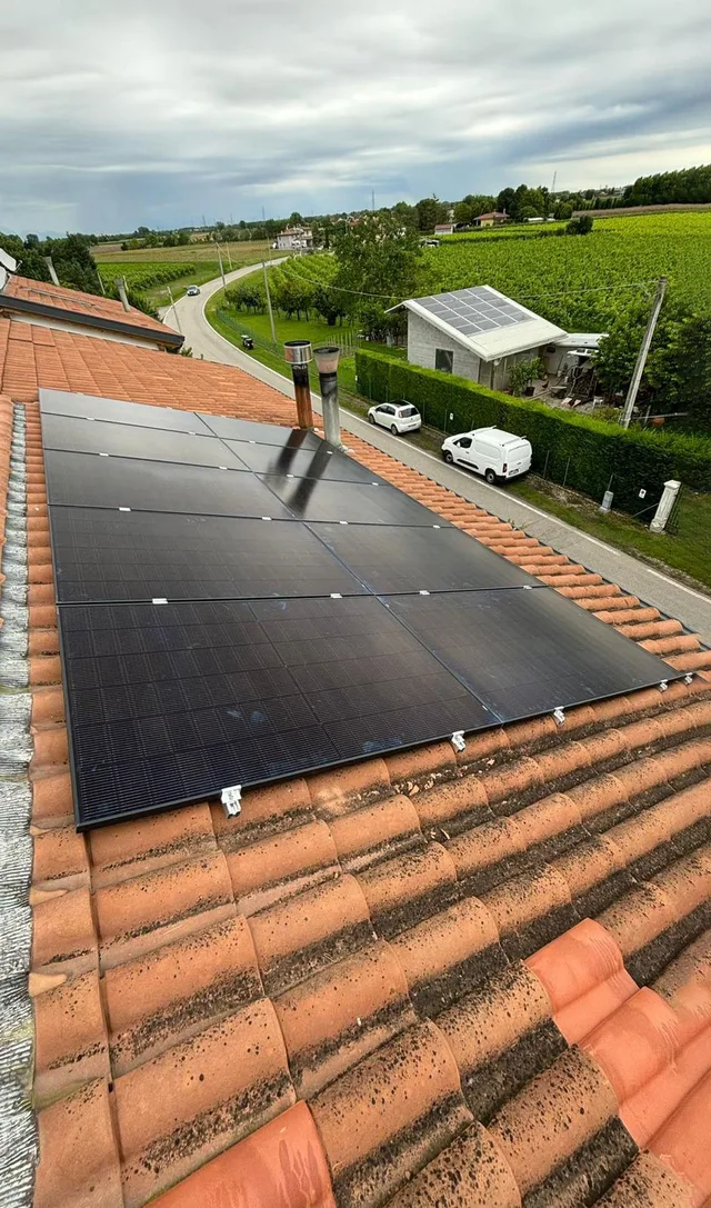 Impianto fotovoltaico realizzato in provincia di Pordenone (Friuli Venezia Giulia)