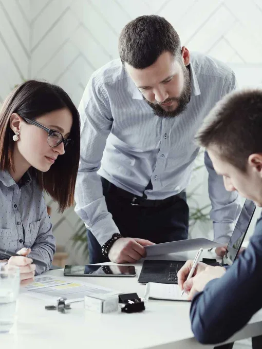 Consulente Ecos Solution al lavoro